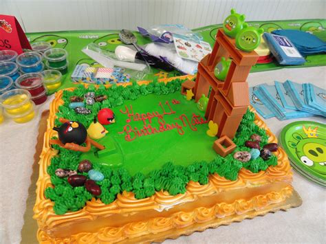 <strong>Publix</strong> is known for its "hurricane <strong>cakes</strong>," but the grocery chain appears to. . Lego cake publix